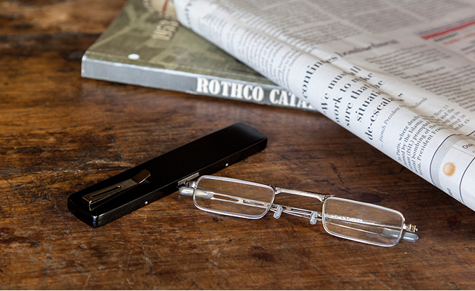 老眼鏡スレンダーアイズ　胸ポケット