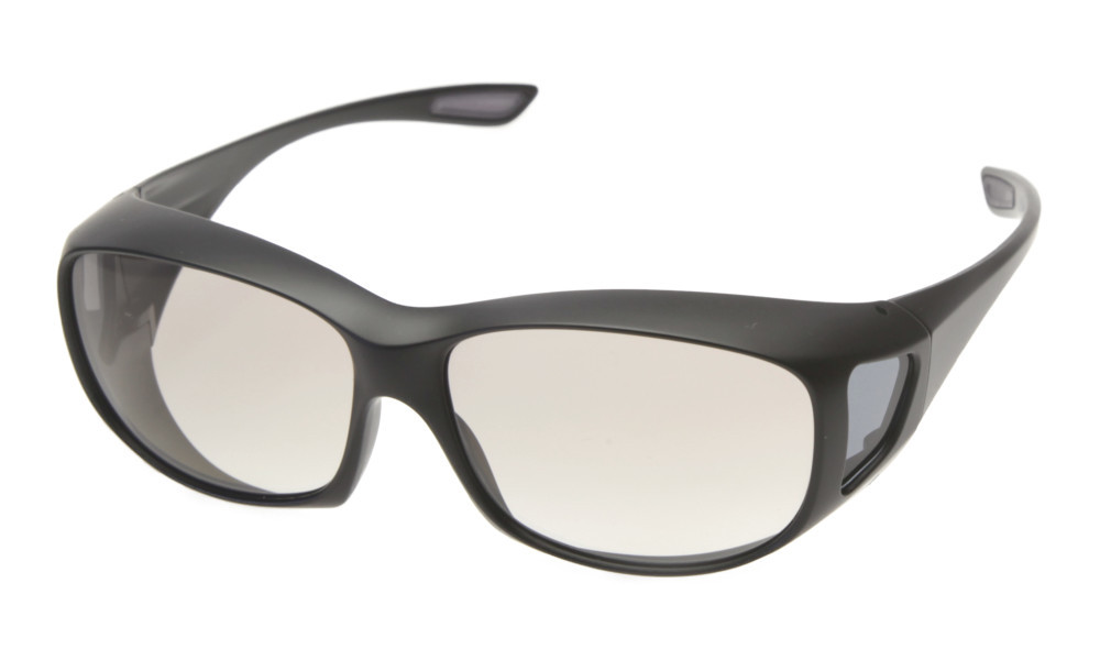 レンズカラー：HYDE ライトスモーク